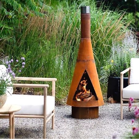 Round corten steel chimenea